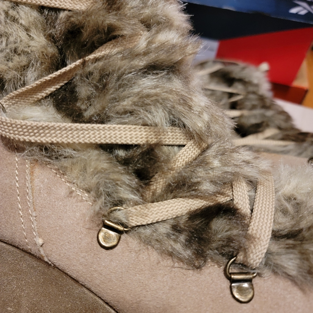 Aldo furry boots size 9